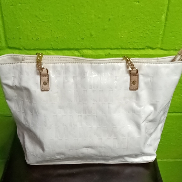 Michael Kors Handbags - Michael Kors Gold and White Tote Bag with Structured Design